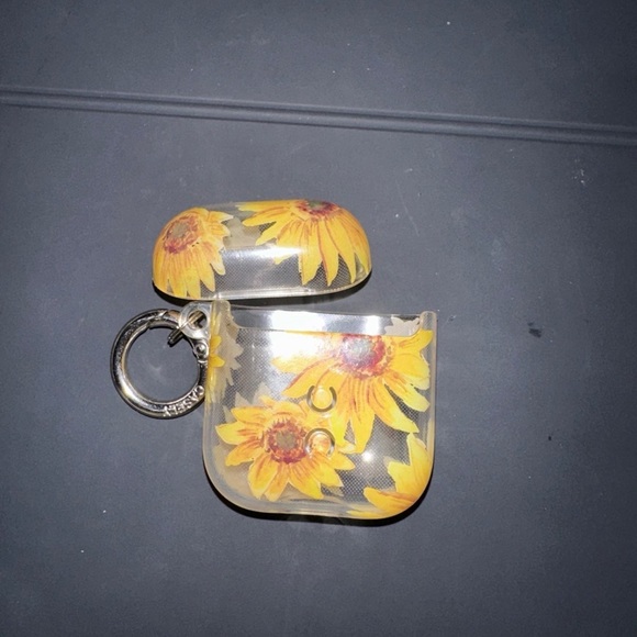 AirPods case - Picture 2 of 3